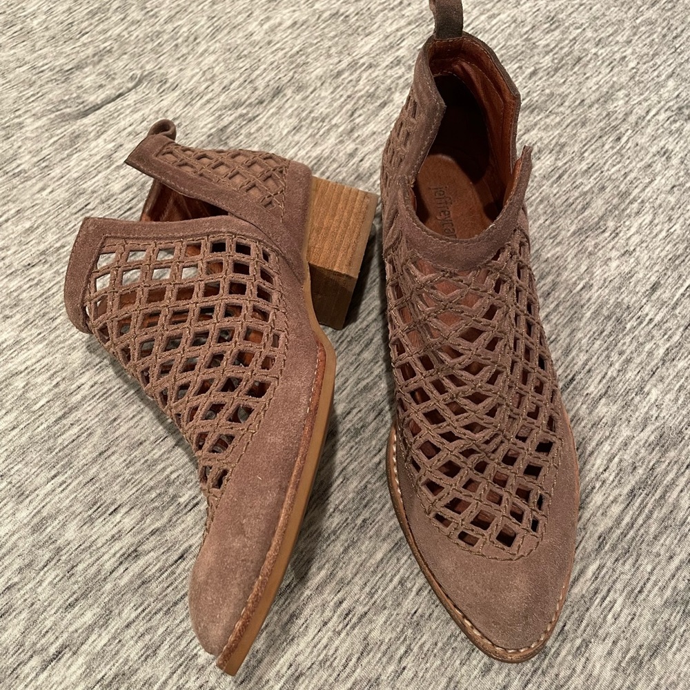 Jeffrey Campbell open weave suede Taggart ankle boots size 6